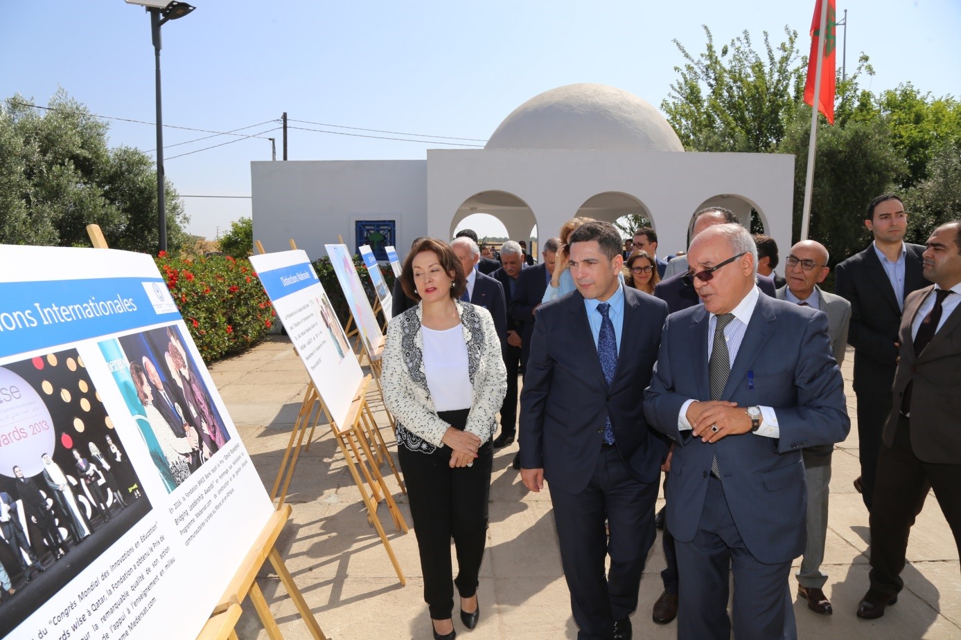 Visite de M. le Ministre Saaid AMZAZI à l’école Bouskoura.